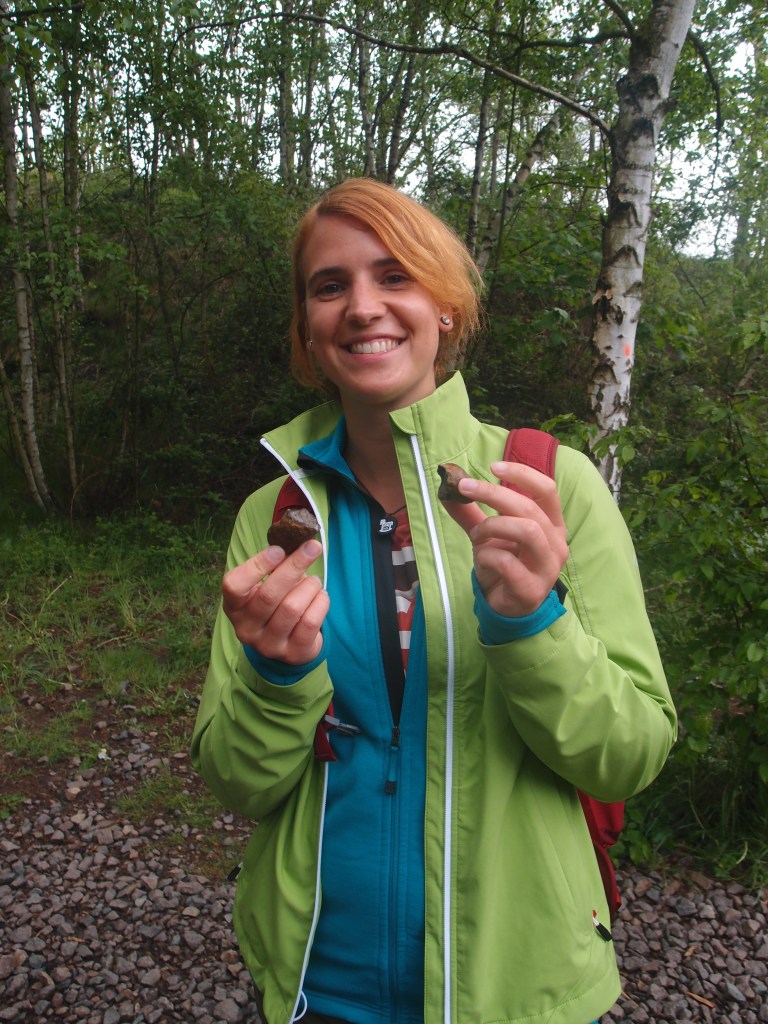 Jap, das ist Fossil-Aa von einem Krokodil in meiner Hand.