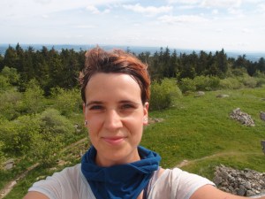 1000 Meter geknackt, yeah! Nach 6,4 Kilometern auf dem Aussichtsturm auf über 1053 Metern Höhe. 