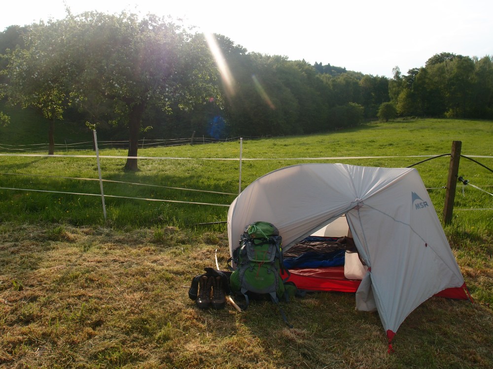 Zelt in der frühen Abendsonne - entschädigt für jeden zu viel gelaufenen Kilometer