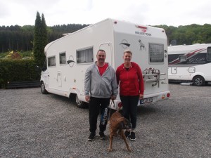 Susanne,  Stephan und ihre Boxer-Hündin Chilly