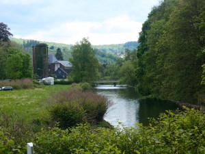 Die Sieg (überquere ich über die Brücke, nicht durchs Wasser wie Opa '45