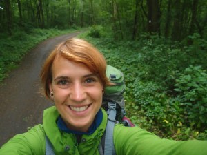 Wandern durch Wald und ohne Karte - Freude!